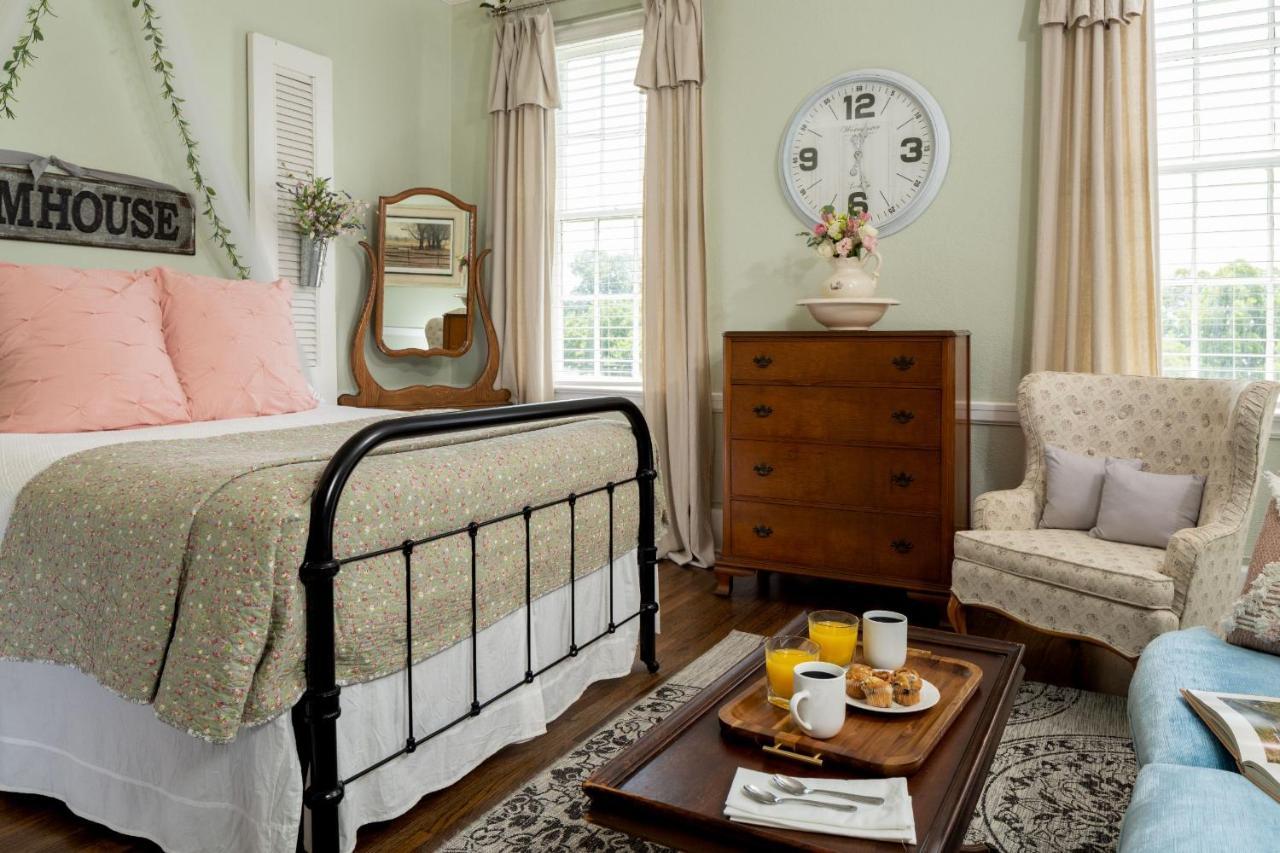 Bed and Breakfast Magnolia Manor And Chapel Humboldt Экстерьер фото