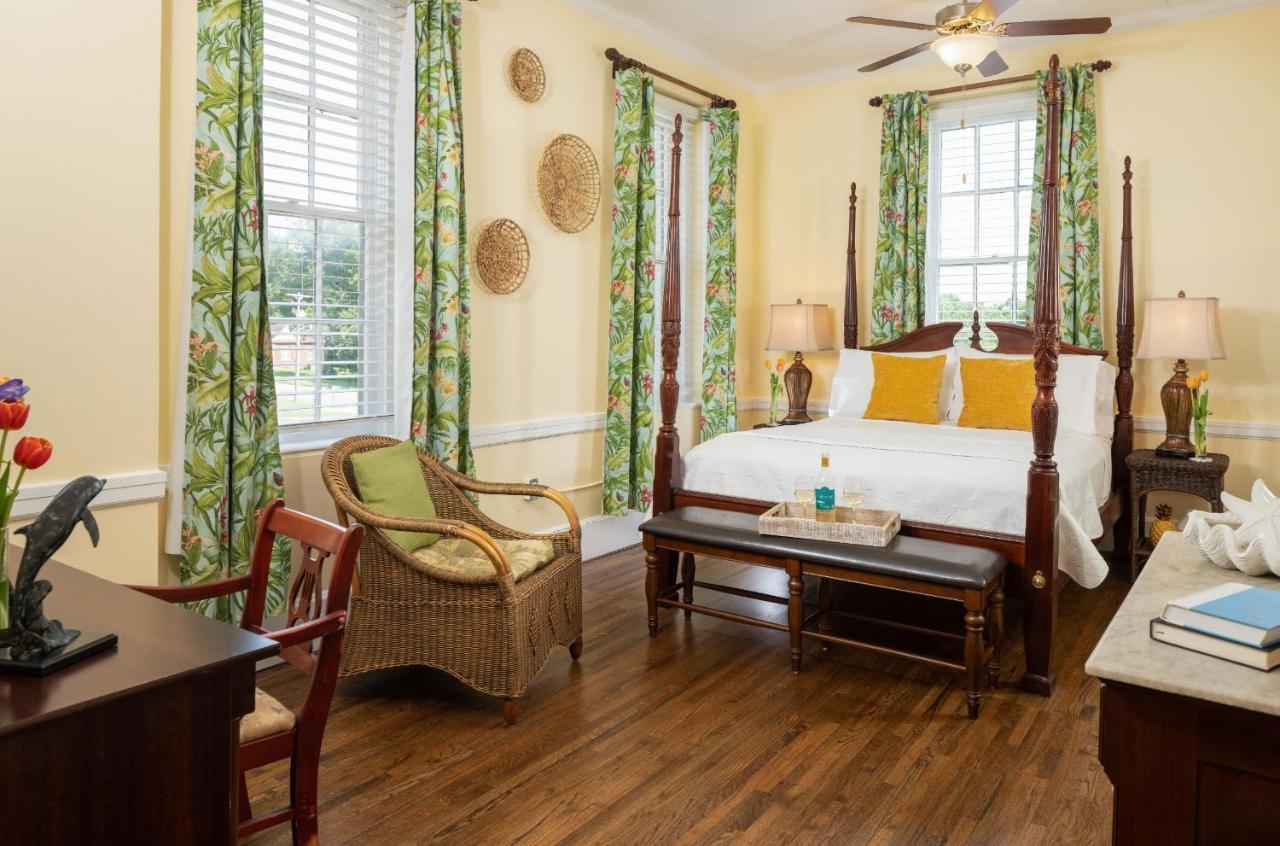 Bed and Breakfast Magnolia Manor And Chapel Humboldt Экстерьер фото