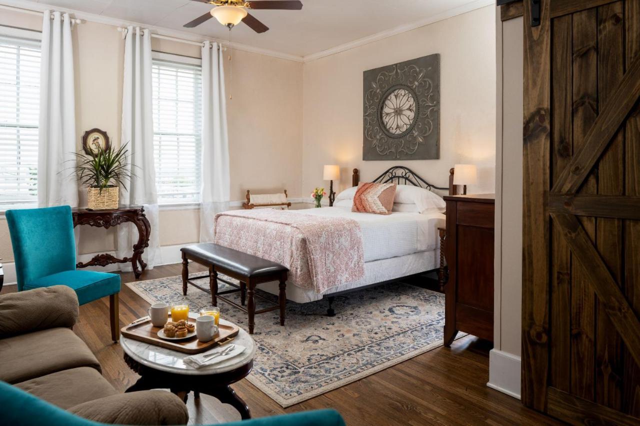 Bed and Breakfast Magnolia Manor And Chapel Humboldt Экстерьер фото