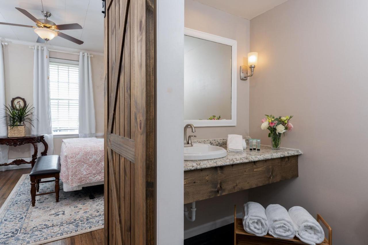 Bed and Breakfast Magnolia Manor And Chapel Humboldt Экстерьер фото