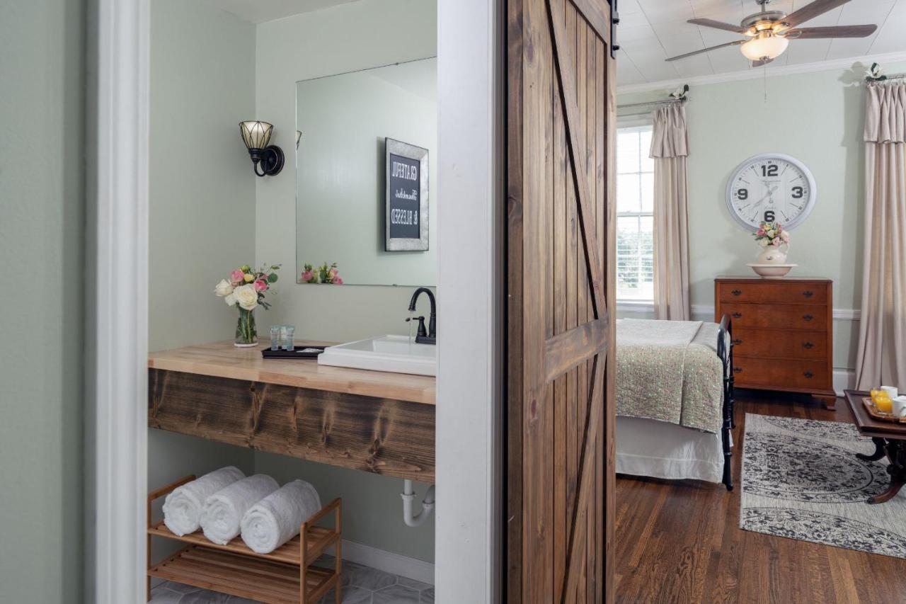 Bed and Breakfast Magnolia Manor And Chapel Humboldt Экстерьер фото